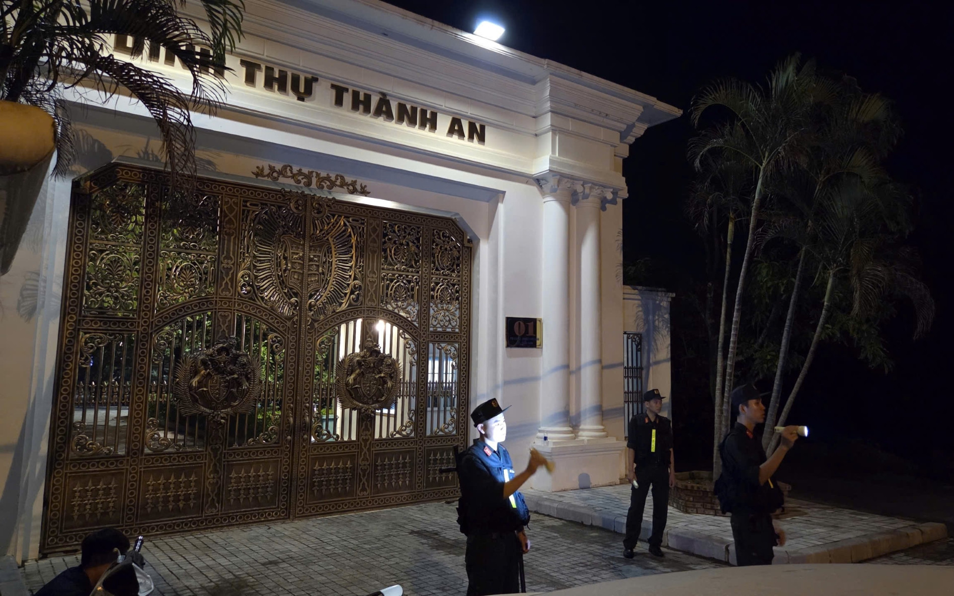 Lý do ‘bầu’ Đoan bị khám xét khẩn cấp nơi làm việc