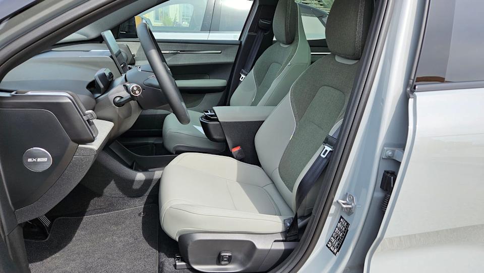 2026 volvo ex30 cross country