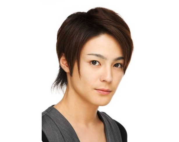 金髪ショートヘアーで娘もギャル?!…木村了が写した46歳の誕生日の奥菜恵の家族写真に「ステキなご家族」