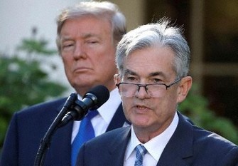 トランプ米大統領、FRB議長へ「大型訴訟検討」　利下げ圧力の一環