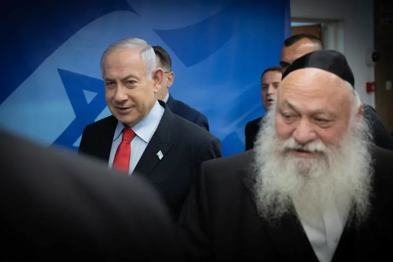 Ultra-Orthodox MK Goldknopf asks PM Netanyahu to finance Chabad's trip to New York