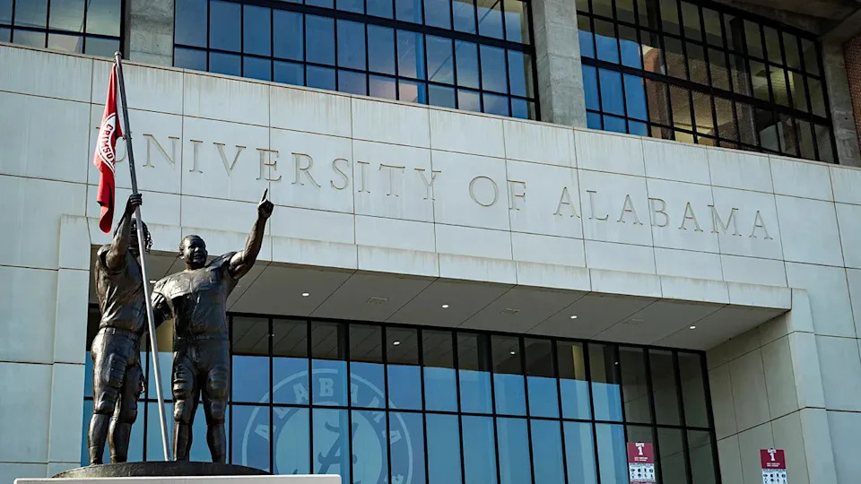 Southern sorority girls put through 'psychological warfare' in cutthroat Bama Rush recruitment: coach