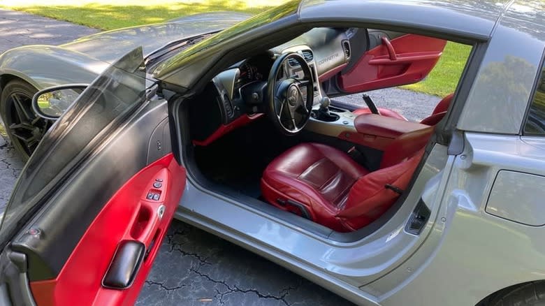 2005 Chevrolet Corvette interior image