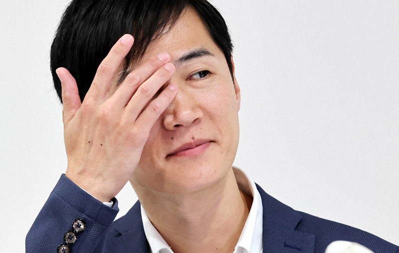 開票結果を受けて記者会見に臨む地域政党「再生の道」の石丸伸二代表＝東京都港区で2025年6月22日