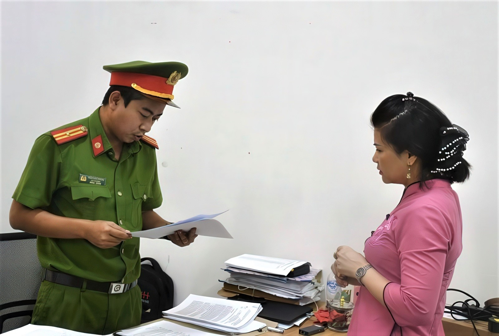 Bé trai 1 tuổi bị bảo mẫu ném xuống nền nhà đã tử vong sau 21 ngày điều trị