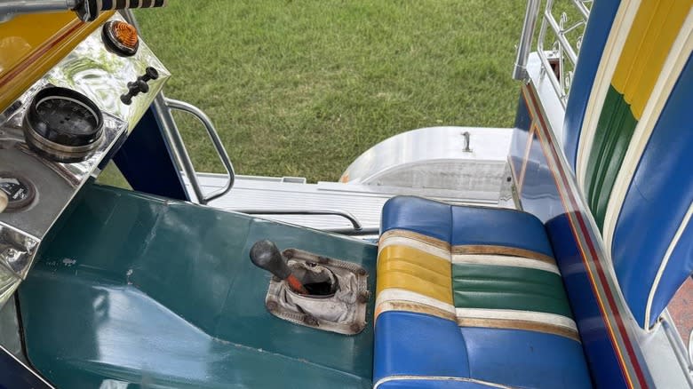 1967 Daihatsu Tuk Tuk driver's seat image