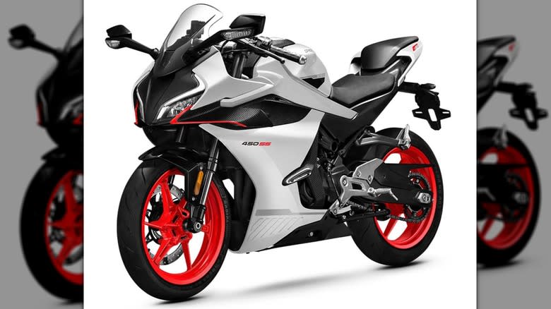 CFMoto 450SS display picture