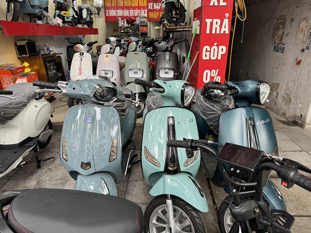 Xe máy điện 'lên ngôi', nỗi lo hàng trôi nổi len lỏi thị trường