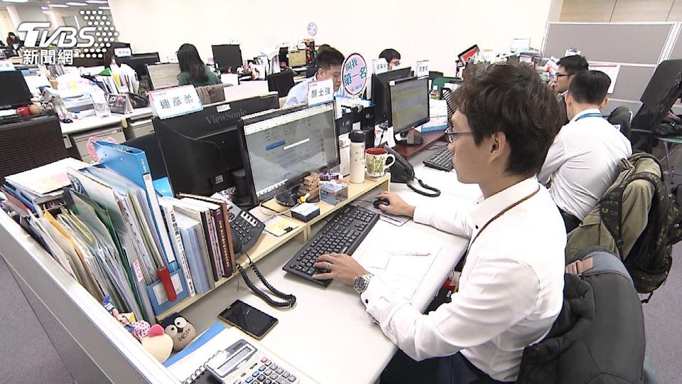 勞退基金5月虧轉6月盈！ 專家：停止提撥是「最錯誤選擇」