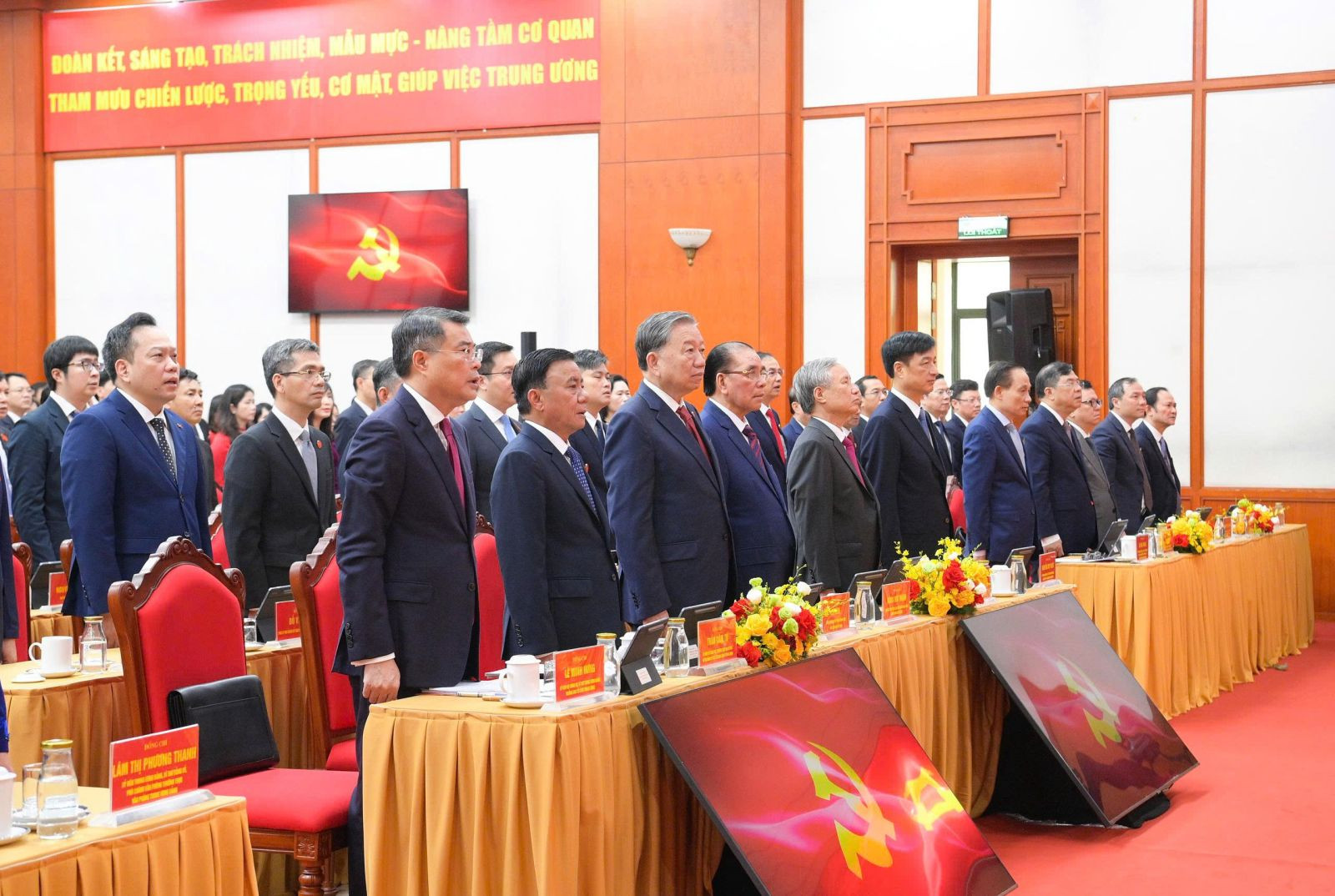 Ông Trần Cẩm Tú: Thu hút nhân tài, cán bộ giỏi về Văn phòng Trung ương Đảng