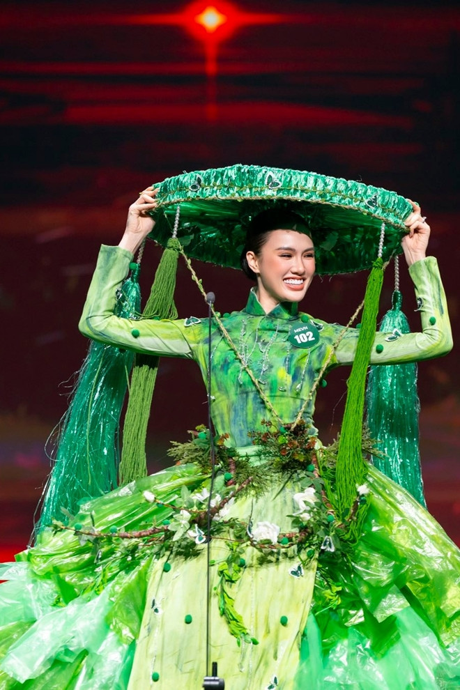 Á hậu Mỹ Anh lần đầu tiết lộ chuyện đổ vỡ tình cảm và sự im lặng của người thân