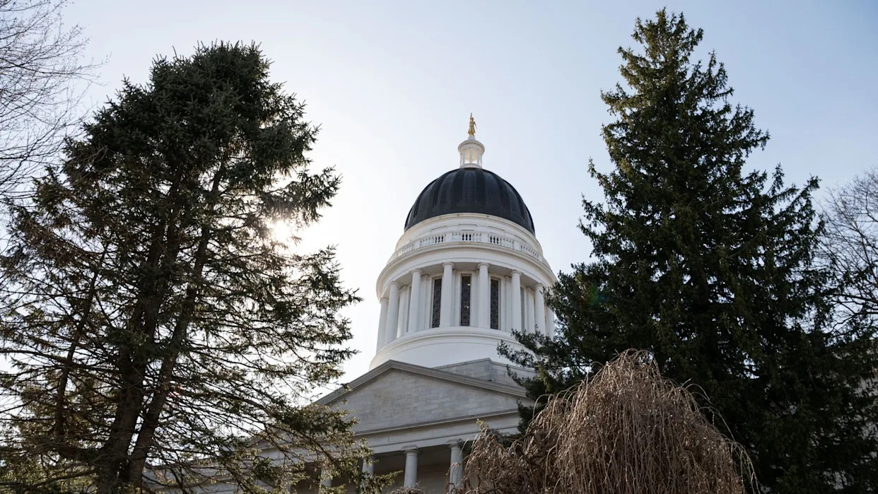 the exterior of the statehouse.