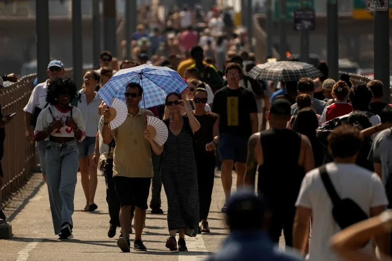 Trump directs Commerce Department to create new US Census
