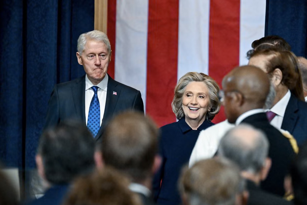 Hạ viện Mỹ triệu tập vợ chồng cựu Tổng thống Bill Clinton