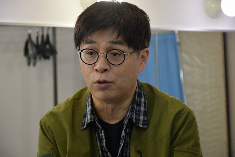 大学の落研時代のエピソードを語る立川志らくさん＝東京都千代田区有楽町のよみうりホールで2021年12月25日、佐野格撮影