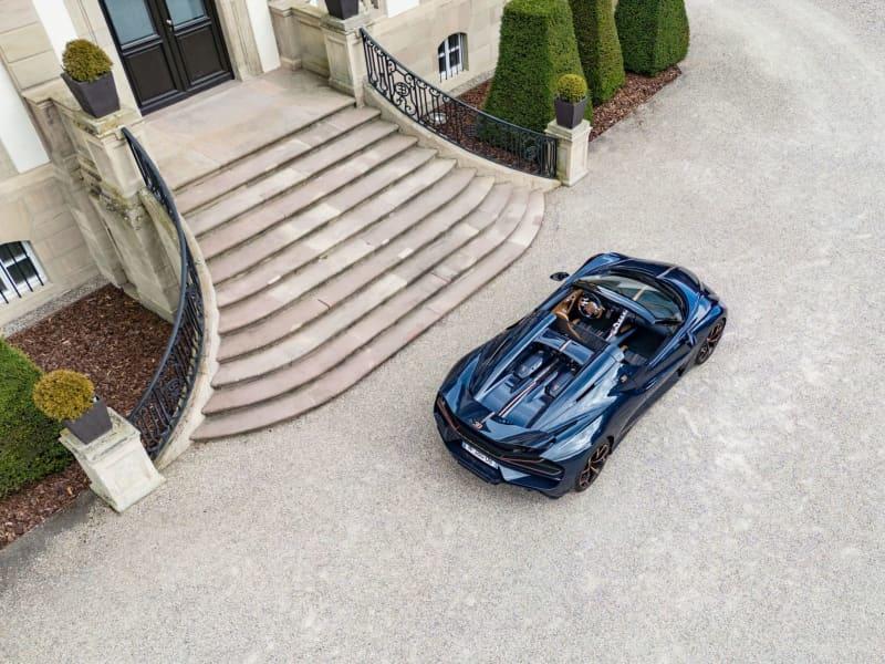 Many of the 99 Mistrals are likely to pull up in front of such stately homes, if they roll out of the collection into the wild at all. Bugatti/dpa