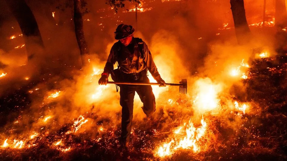 Wildfires expand in Oregon and California, threatening homes and prompting evacuations