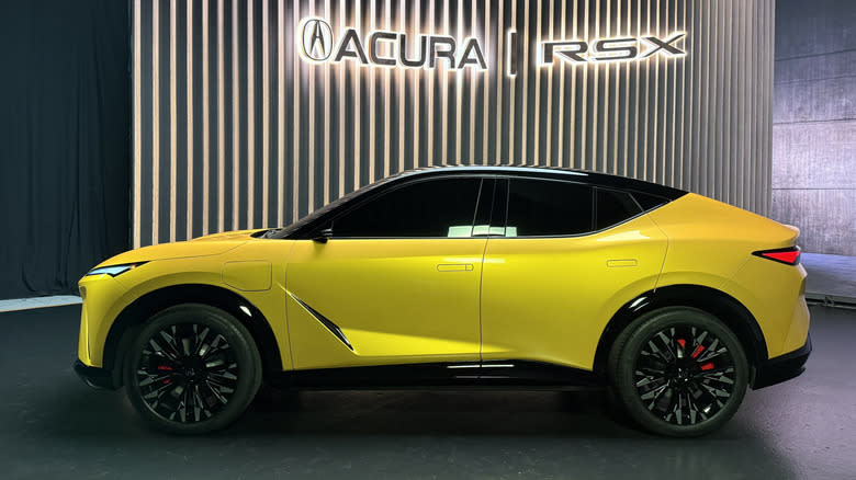 Side view of the yellow Acura RSX Prototype