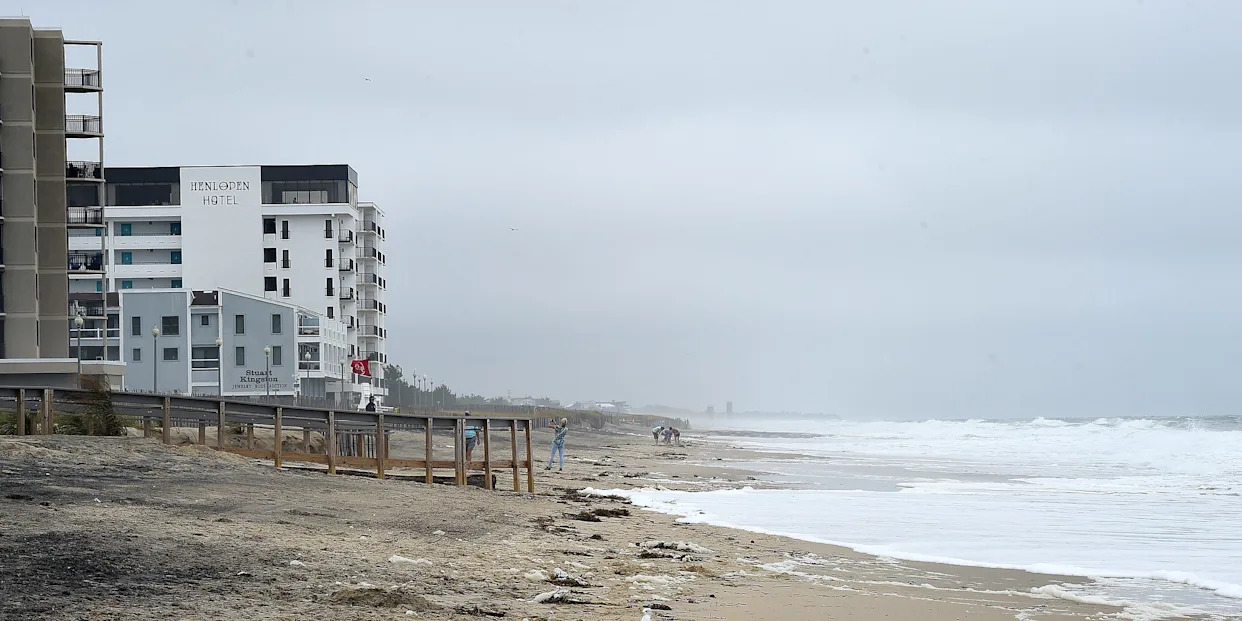 Coastal flood warning issued as high tides, Hurricane Erin dangers mix in Delaware