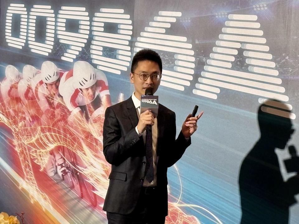 蘇聖峰指出,ETF選股具備下列利基:規模優勢、個股風向球、經營體質佳、獲利及技術領先同業等,操作策略以在長期趨勢中,尋找具成長潛力的龍頭優質企業。 圖:黃偉柏/攝影