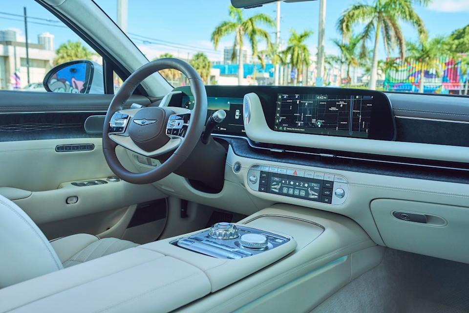 2025 Genesis G90Genesis