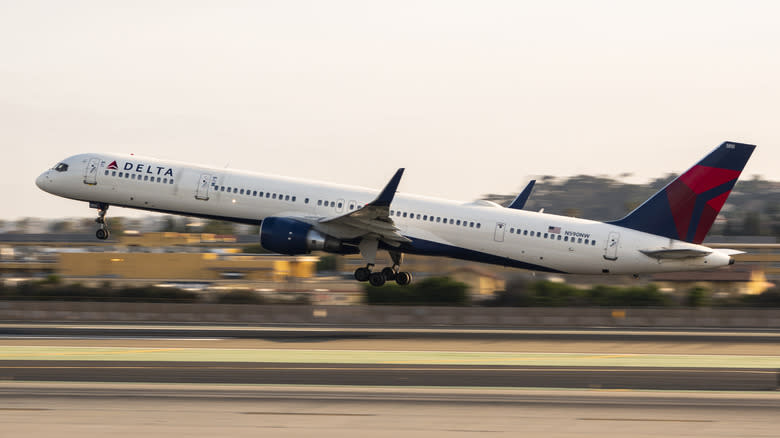 Delta Airlines Boeing 757 departs at San Diego International Airport