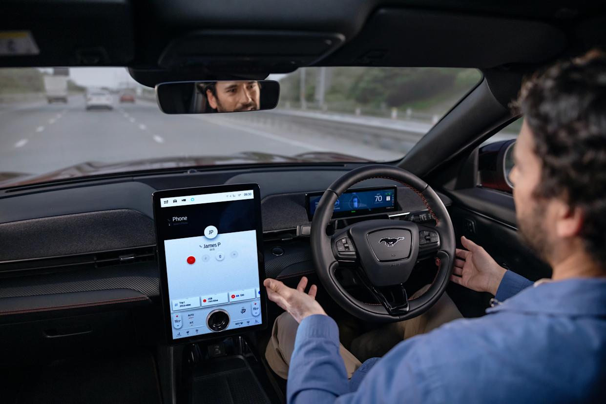 More new-car shoppers want autonomous driving, driver-assist tech, AutoPacific says