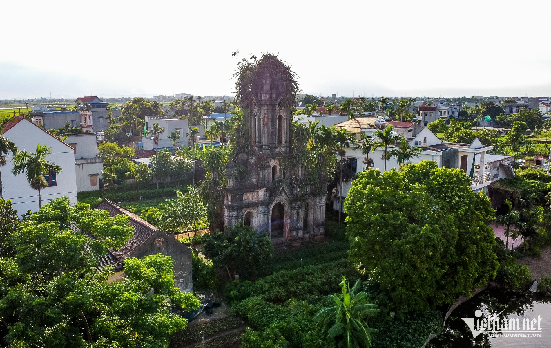Nhà thờ bỏ hoang ở Ninh Bình được ví như 'lâu đài cổ tích', thu hút ánh nhìn