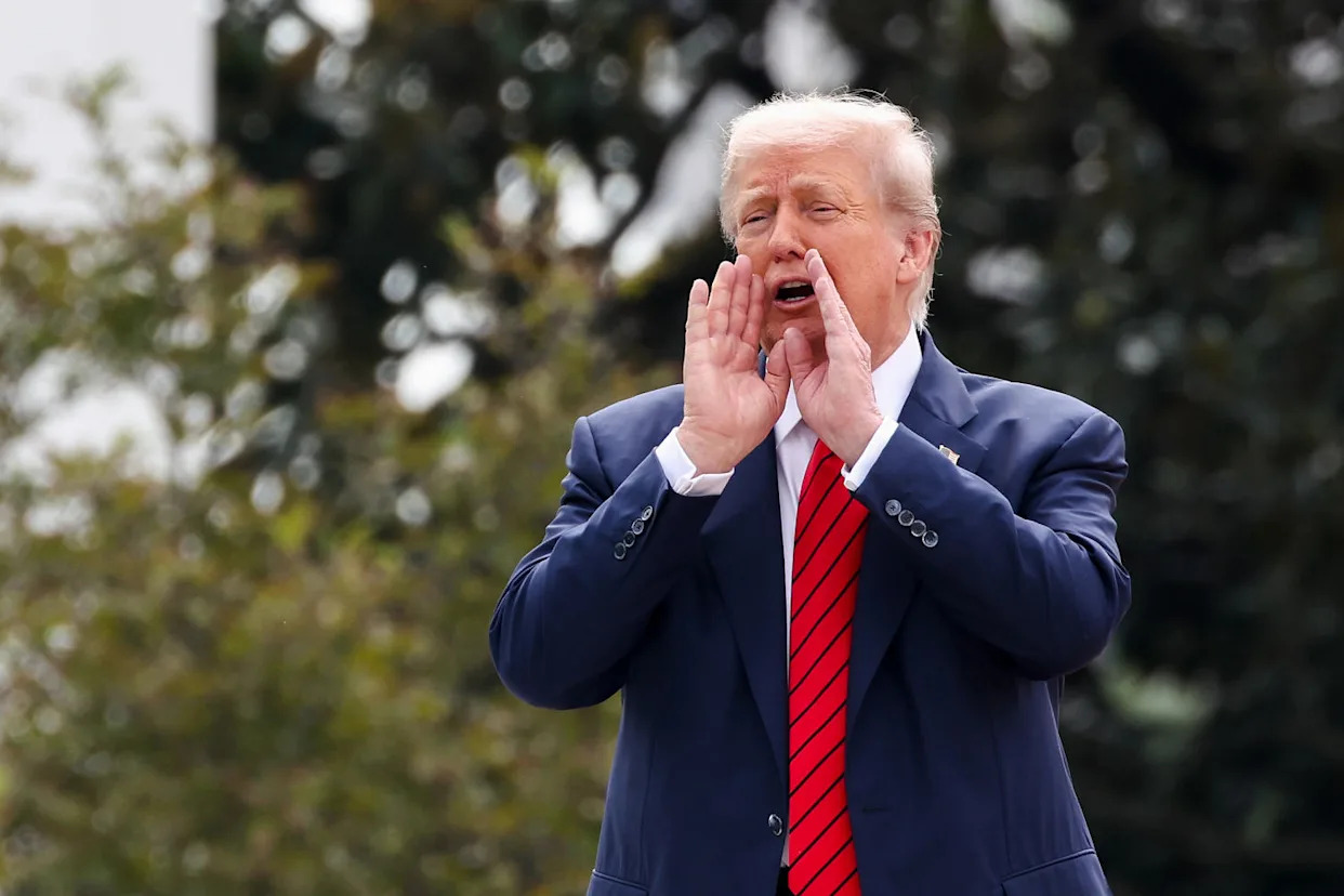 White House suspends tours for ballroom construction