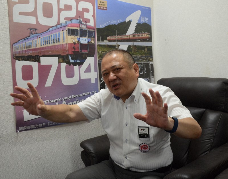 「駅を盛り上げたい」と話すえちごトキめき鉄道の平井隆志社長=新潟県上越市で2025年7月11日午後3時48分、神崎修一撮影