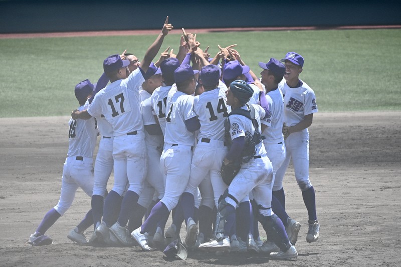 天理、智弁学園破り3年ぶり33回目の甲子園切符　高校野球奈良大会