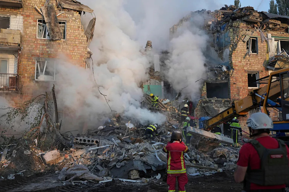 Massive Russian attack on Kyiv leaves several dead and dozens wounded