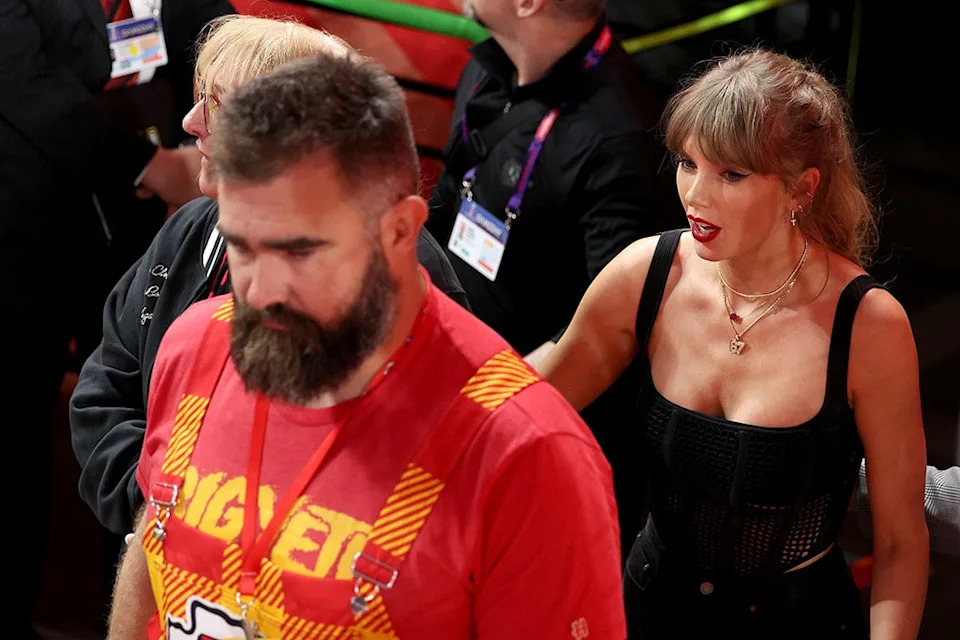 <p>Inside Taylor Swift's Bond With Jason Kelce's Daughters</p>