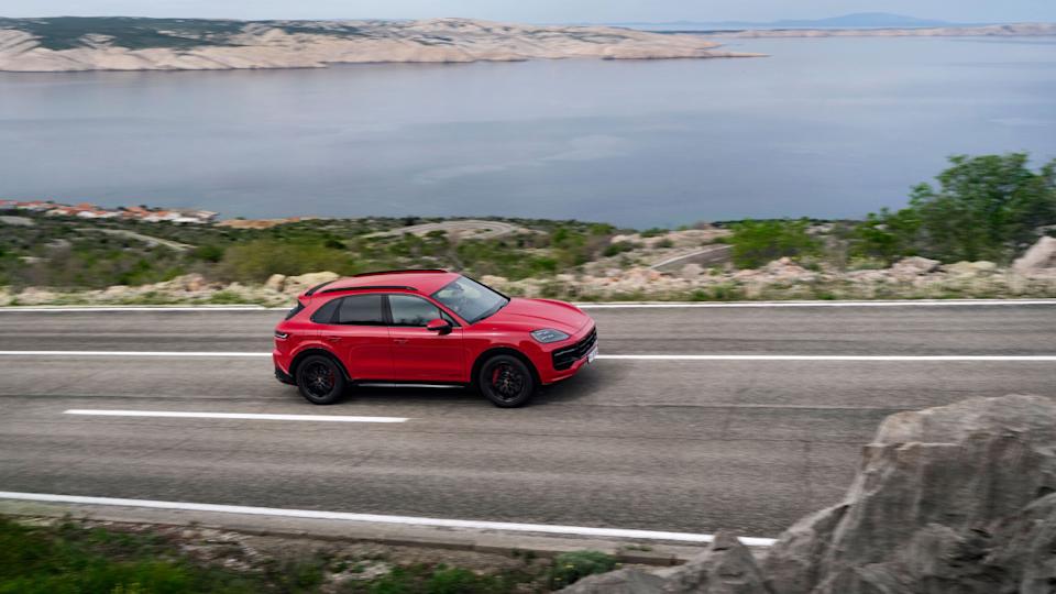 Porsche Drops Performance 2025 Cayenne Lease Deal For August
