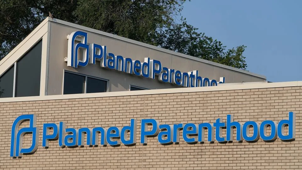 Judge blocks federal funding ban on Planned Parenthood locations nationwide