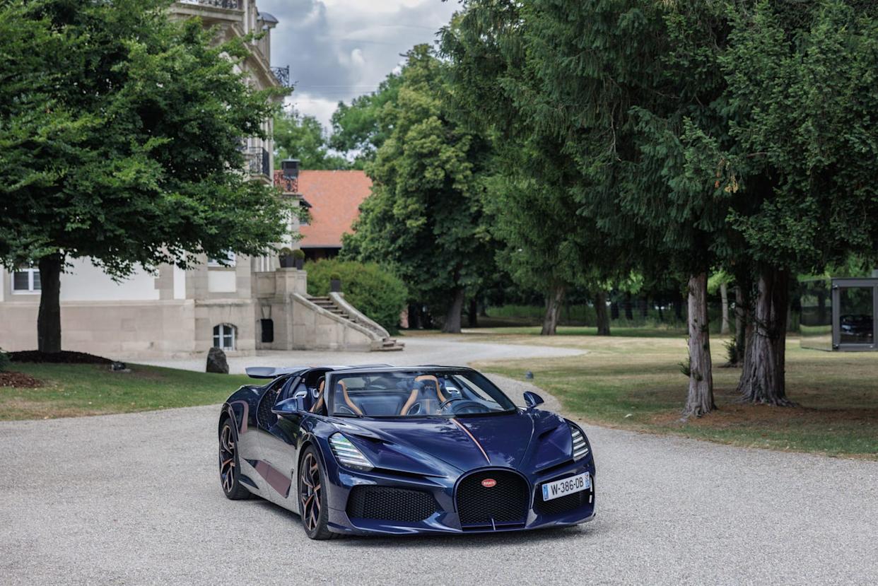Bugatti Mistral: Review Photo Gallery