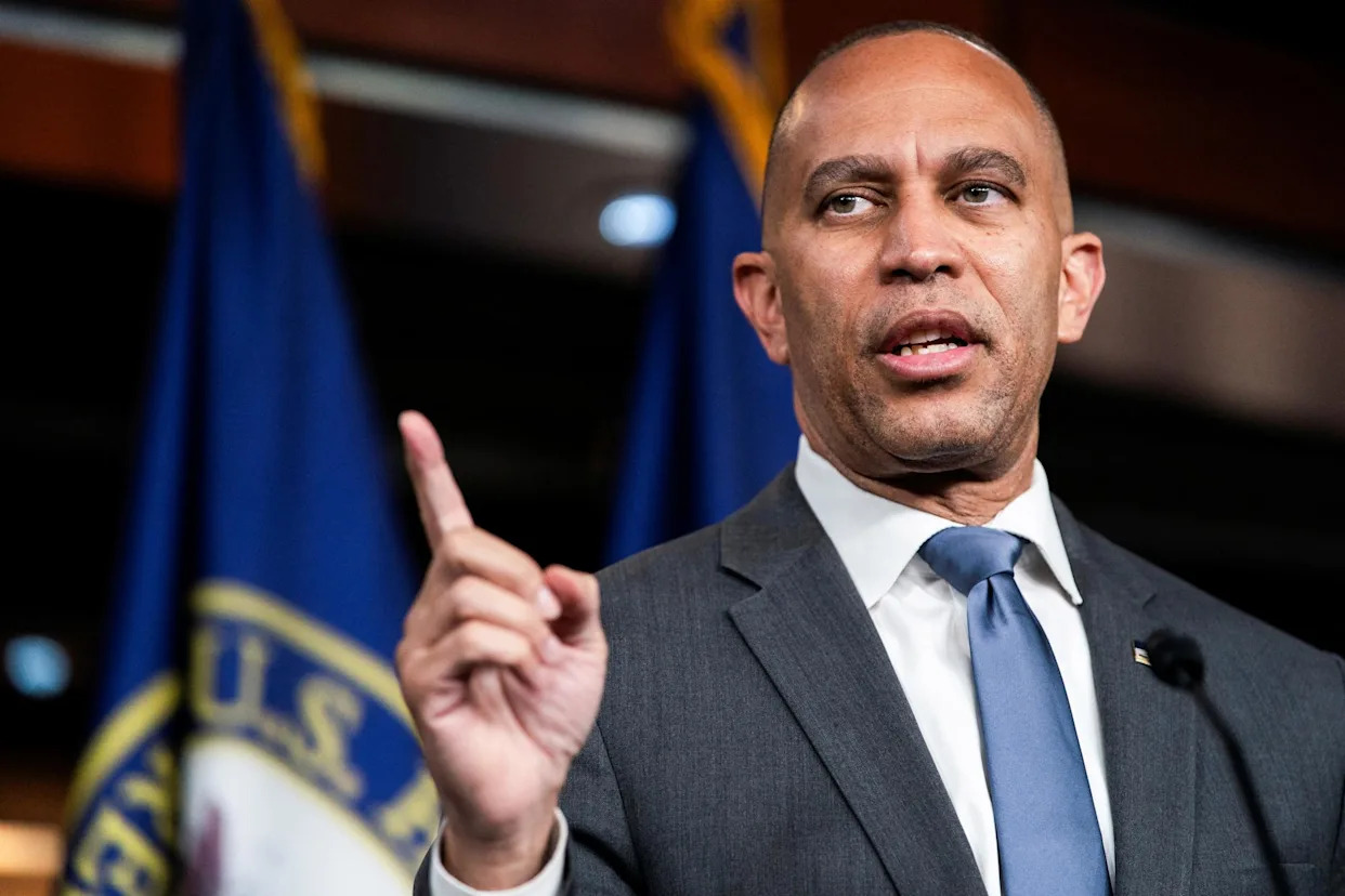 Jeffries: Noem will be ‘one of the first hauled up to Congress’ if Democrats win midterms