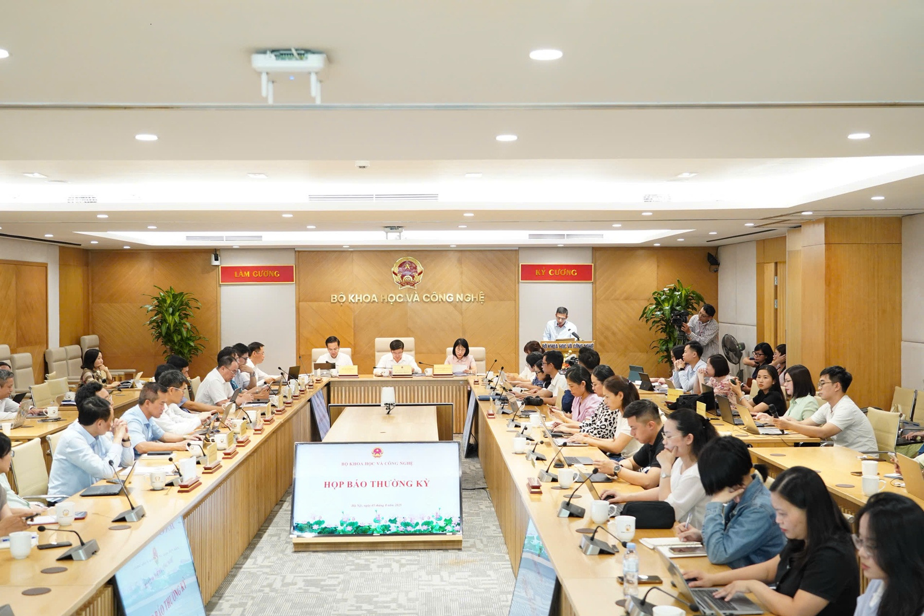 Không xem cơ chế ‘vượt khung’ là đặc ân để thu hút nhân tài khoa học, công nghệ
