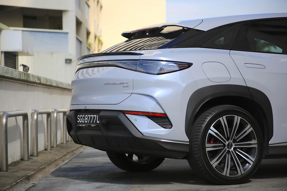 BYD Sealion 7 has a badge on the back saying 4.5S.