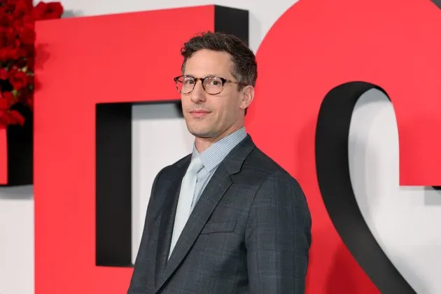 Andy Samberg Swears He Didn’t Kill Seth Meyers’ Dog Frisbee