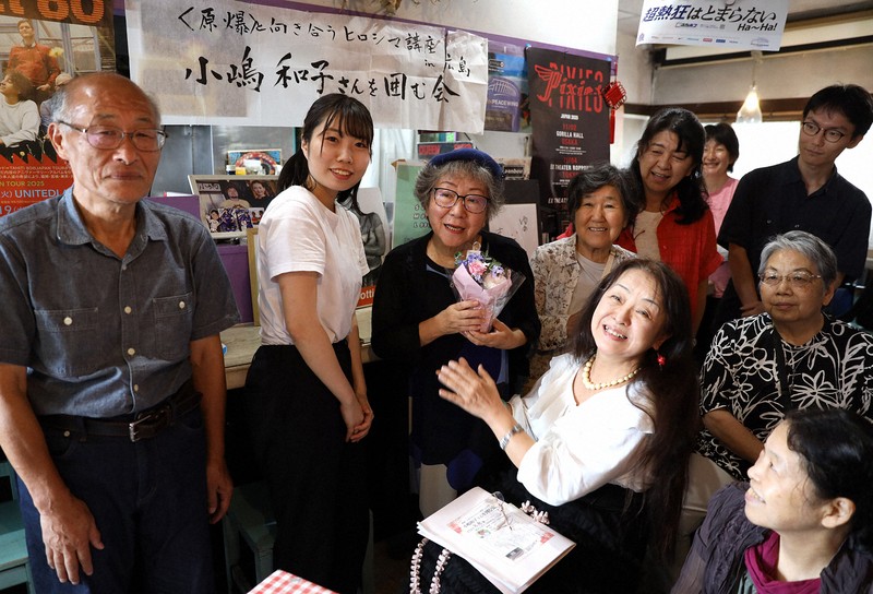 広島原爆の2日後に生まれた小嶋和子さん、80歳に　祝福に笑顔