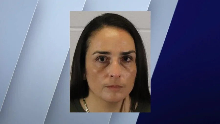 Texas woman accused of abducting 2 kids in attempt to bring them to their father on the Mexican border