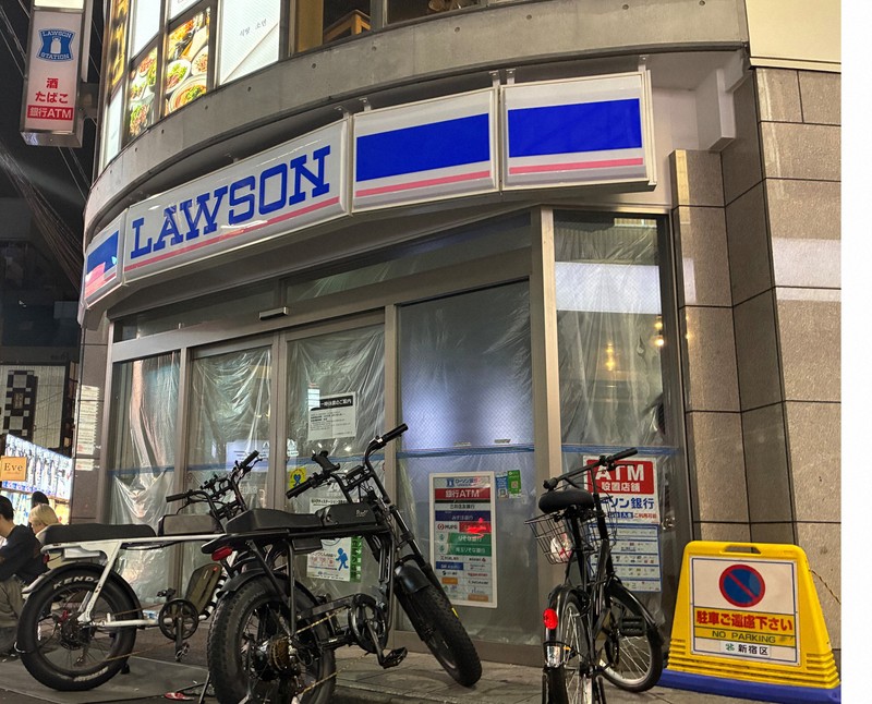 防カメに映った意外な「協力者」　コンビニたばこ「爆買い」詐欺事件