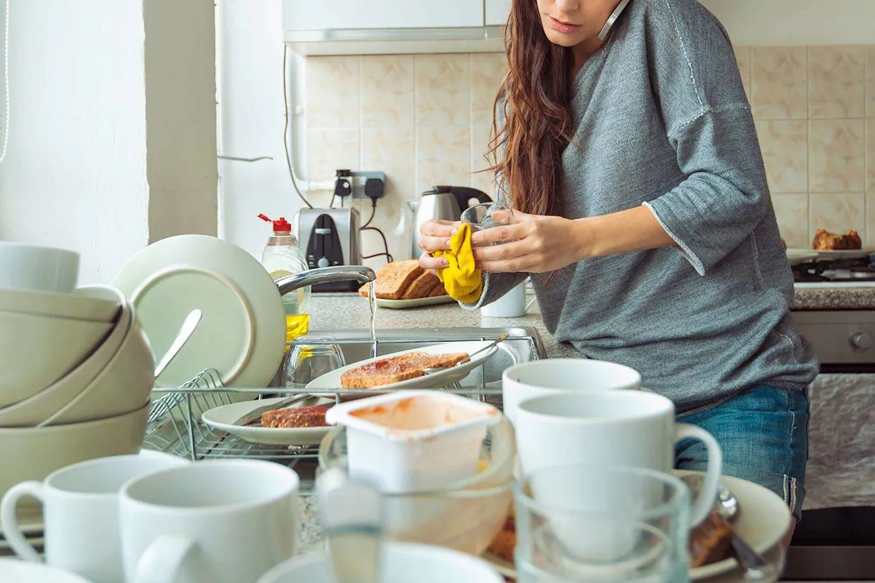 Woman Says She Met a 'Lovely' New Guy — but His Home Is So ‘Filthy’ It Makes Her ‘Skin Crawl’: 'WTF Do I Do?'