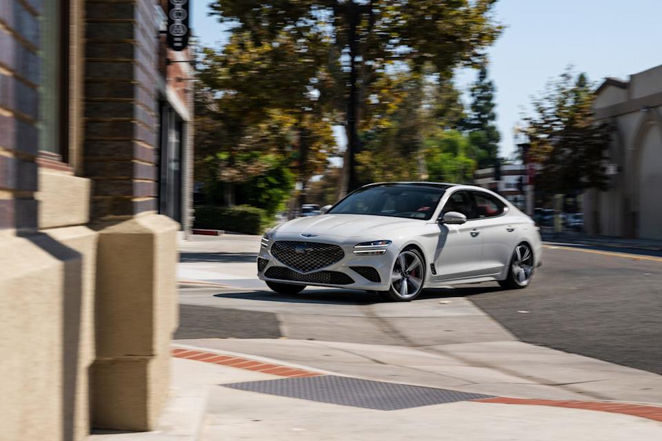 2024 genesis g70 33t rwd