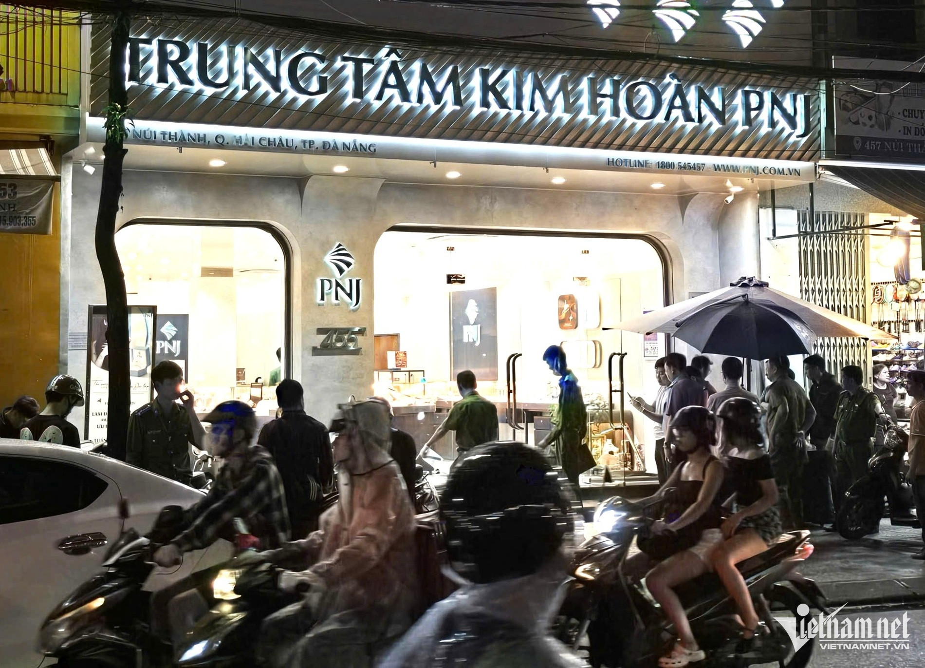 Gần 15 giờ truy bắt nghi phạm người Mỹ cướp tiệm vàng PNJ với kịch bản tinh vi