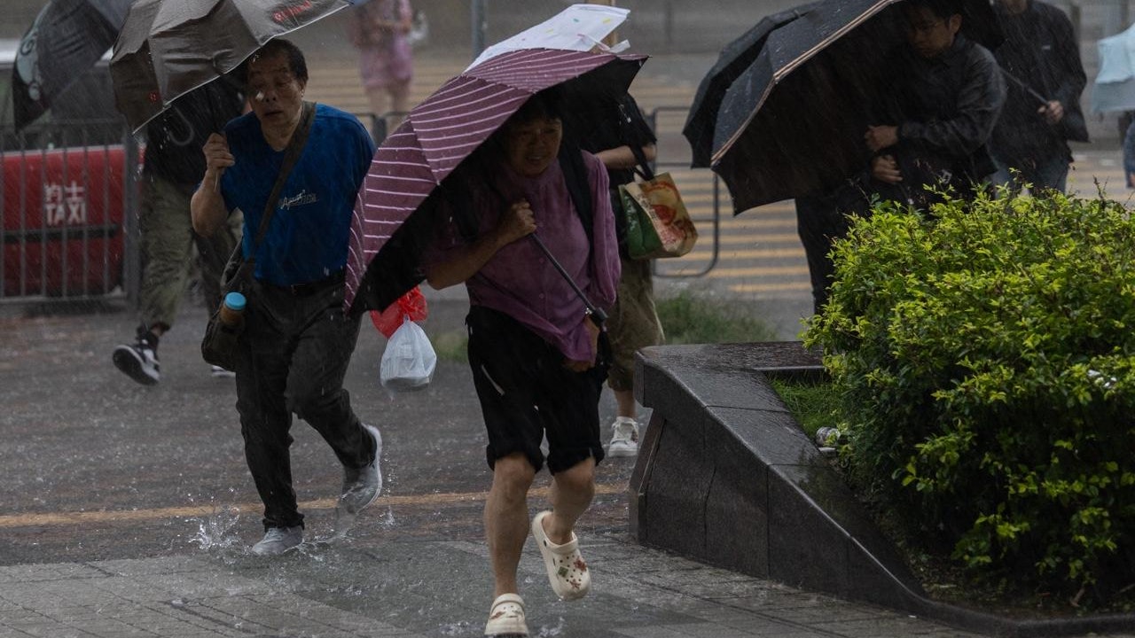 天文台17日內5發黑雨警告　近個半月雨量達上半年3倍　追上正常值