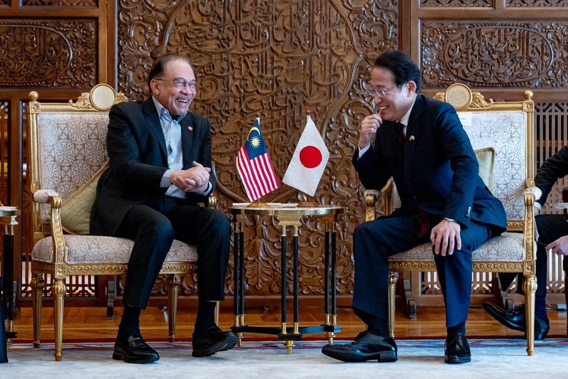 「日米に勝機」　原発輸出再開へ気勢上げる政と官　企業には慎重論も