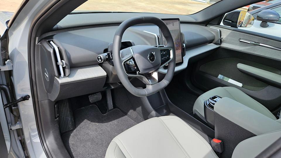 2026 volvo ex30 cross country