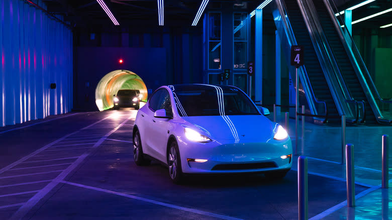 Nashville Signs Up For Tesla Loop Connecting Airport With Downtown, Neglecting Light Rail Plans